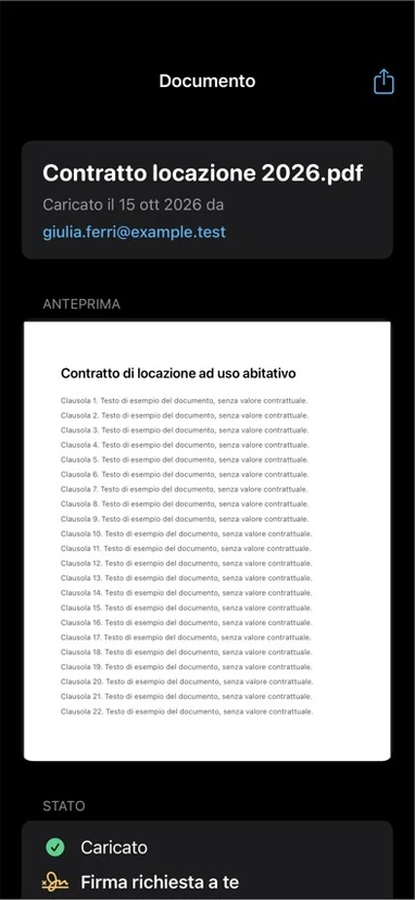 Dettaglio di un documento nell'app IoFirmo su iPhone, con anteprima del PDF e stato «Firma richiesta a te» (tema scuro)