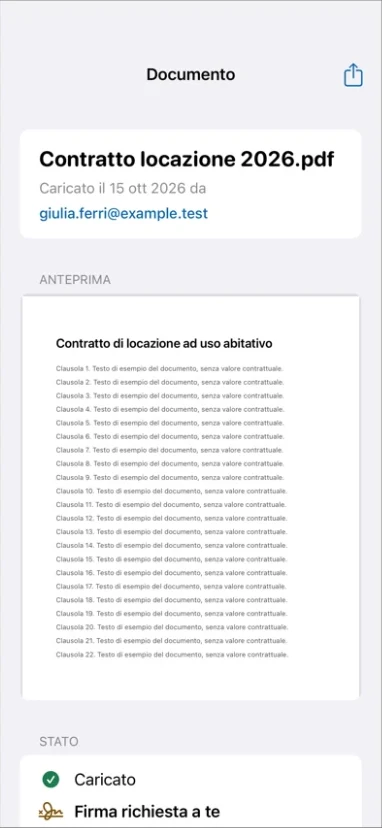 Dettaglio di un documento nell'app IoFirmo su iPhone, con anteprima del PDF e stato «Firma richiesta a te»