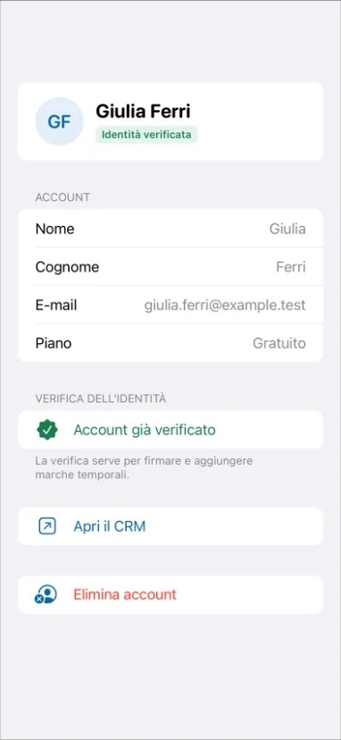 Profilo nell'app IoFirmo su iPhone con la sezione «Verifica dell'identità»